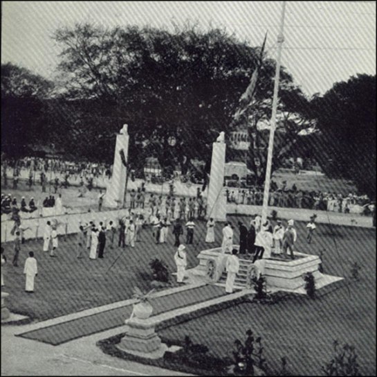 Ceylon's first Prime Minister D.S.Senanayake raises the flag on 4th February 1948 on Independence Day at the Independence Hall in Colombo.